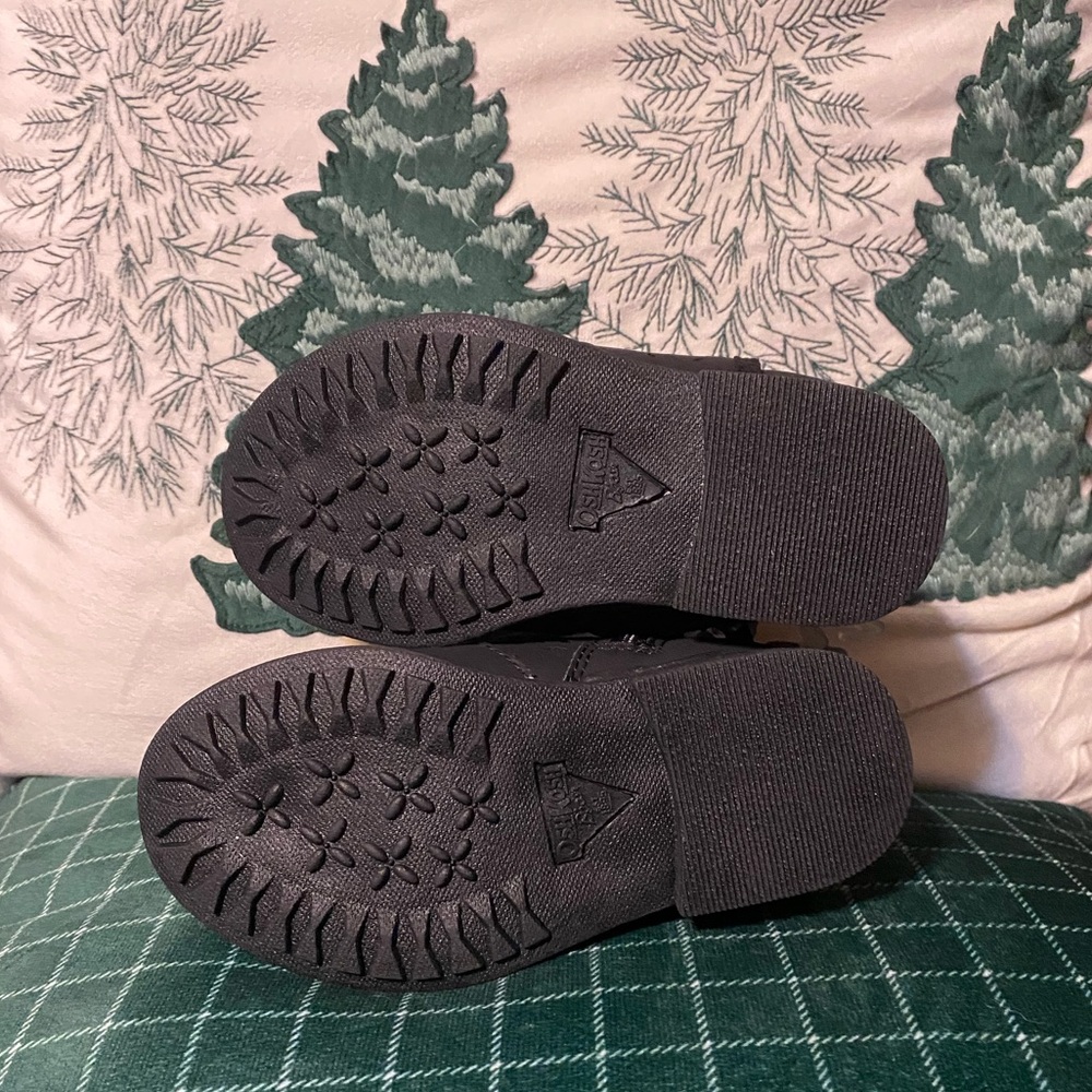 Black laser cute floral glitter accent booties - Picture 8 of 10